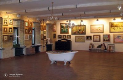 합친스카 갤러리(갈레레야 합친스코이)